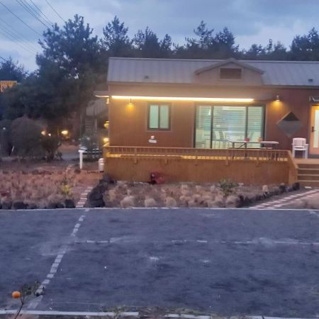 Hamdeok Pool Villa Pension Jeju Buitenkant foto