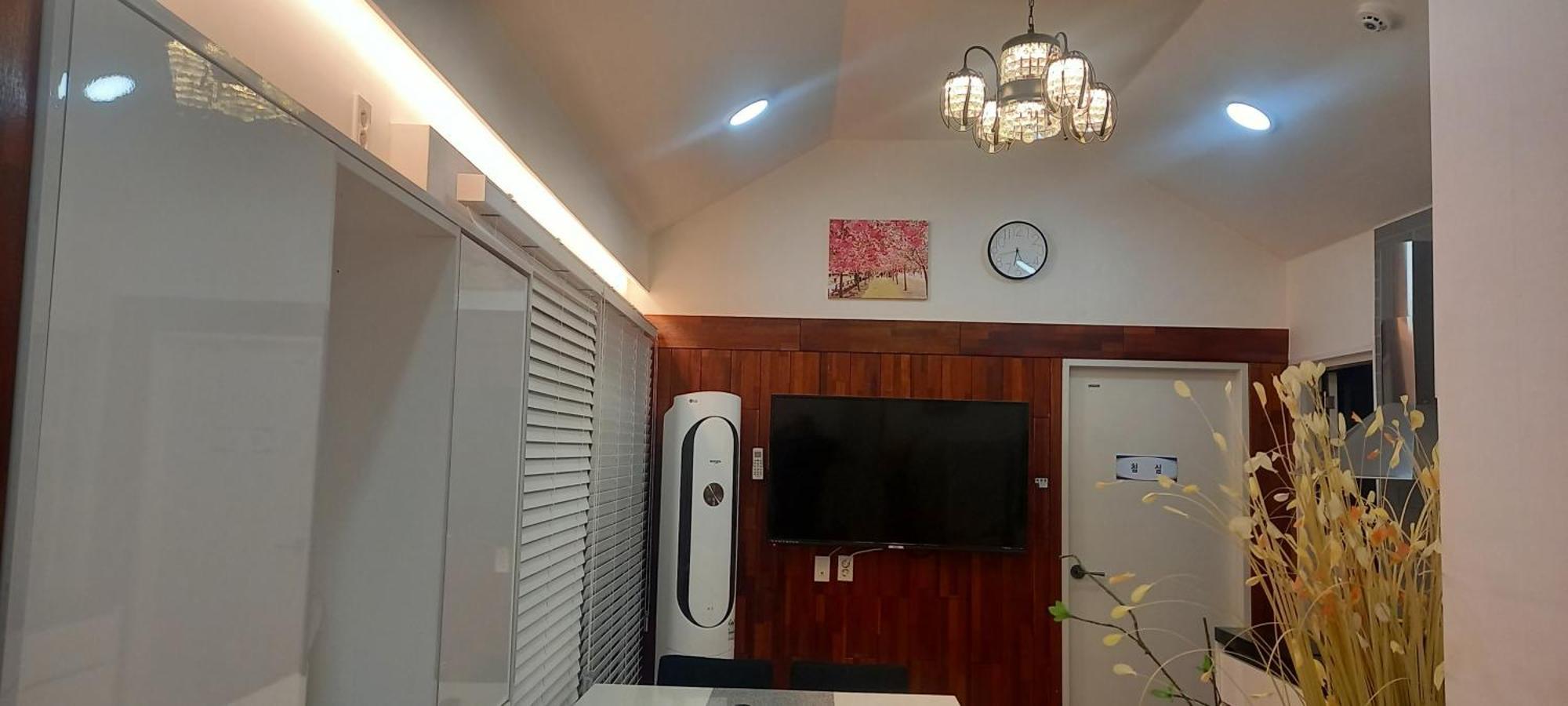Hamdeok Pool Villa Pension Jeju Buitenkant foto